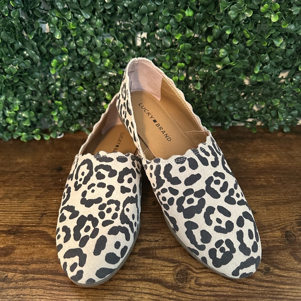 Lucky Brand Leopard Print Suede Scalloped Flats Cloeey
